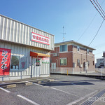 Adachi Shokuhin - 駐車場は店頭＆向かいに第二Ｐもあります