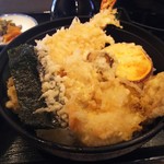 美々卯 - 牡蠣の天ぷら２つ・海老天１つ・野菜の天ぷら２つ