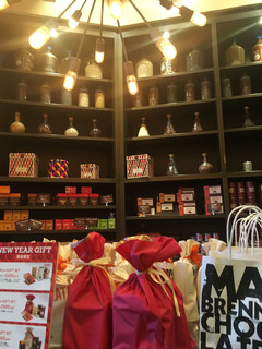 MAX BRENNER CHOCOLATE BAR - 内観