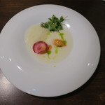 セルサルサーレ - 柚子大根のスープ オリーブオイルと 雲丹と紅芯大根 マイクロリーフ1