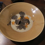 セルサルサーレ - 菊芋のポタージュ ブッラータチーズと自家製ベーコン 黒トリュフがけ1