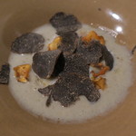 セルサルサーレ - 菊芋のポタージュ ブッラータチーズと自家製ベーコン 黒トリュフがけ2