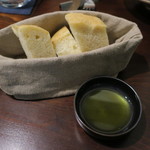 セルサルサーレ - 自家製フォカッチャ オリーブオイルで