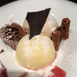 俺のフレンチ - アイスクリームとシャーベットの盛り合わせ