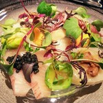 イル アオヤマ - サラダ、海鮮、さわら、ホタテなど