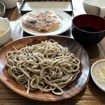 Meshi Kafe Ippuku - 十割手打ち、餃子セット、1000円です。