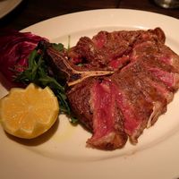 grigio la tavola - フィレンツェ風　牛肉のＴボーンステーキ