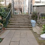 げんかい食堂 - 向かいの成覚寺さんは内藤新宿の遊女達の投げ込み寺でした