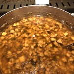 AMBASSADOR - 魯肉飯。よそおったご飯の上に好きなだけ注ぎます