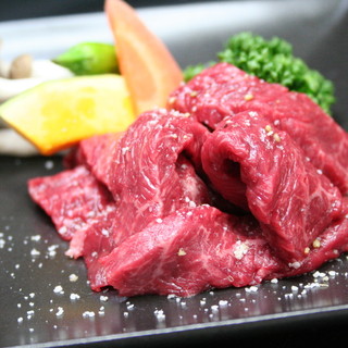 焼肉車 - 料理写真:厚切り塩ロース　　厚切りのランプ肉を塩で！
