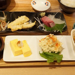 和洋台所 よつ葉 - 料理写真:よつ葉おばんざい定食