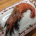 鳥源 - エビの塩焼きはサービスでした。