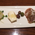 ワイン酒場 OLIVE - 前菜の盛り合わせ(ランパス1000円)