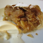 銀座 ハプスブルク・ファイルヒェン - アプフェルシュトゥリューデル 