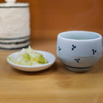 とんかつ山家 - お茶とおしんこ