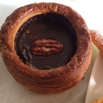 Le Supreme. 栄生本店 - 生チョコのパン¥230