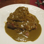 パスト エ ビバンド ガク - 地鶏の白ワイン煮込みピスタッチオ風味