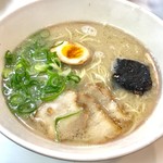 名代ラーメン亭 - 「ラーメン」(450円)。