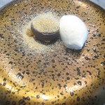 Ode - ペルー産アマゾンカカオのフォンダンショコラ、金柑、藁の香りのアイス