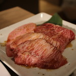 和牛焼肉食べ放題　肉屋の台所 - 松阪牛（カルビ）多分