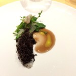 アルゴリズム - ⑤鬼達磨　冬の苦味　黒（オコゼと黒トリュフ、オコゼとセリやクレソン、マッシュルームのソース）
