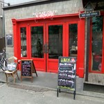 HEIMAT CAFE - 赤で塗られた扉が目印です♪