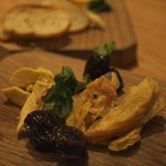 SARU Wine Japan Bistro - 桃・巨峰・リンゴのドライフルーツ