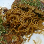 かねつき堂 - ふらいの中の焼きそば。