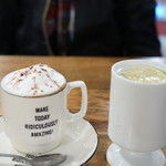 ABBOT KiNNEY - カフェラテ＠570とホットレモネード＠620