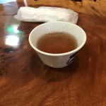 野毛おでん - 熱いお茶。
      美味し。