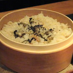 大どころ - ◆いろは島の牡蠣の炊き込みご飯。 ＊いろは島の牡蠣は小ぶりですが旨みが濃縮されていて美味しい。 牡蠣の出汁などで炊かれているので、良い味わいですよ。