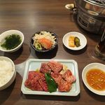 肉とスープのおいしい店 肉の匠 吉杉 - 