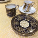 トゥ・ラ・ジョア - ロイヤルウースターの素晴らしいアンティークカップ