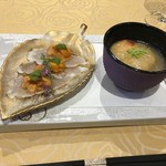 トゥ・ラ・ジョア - トラフグ２０１８は、３．８Ｋｇのトラフグの叩きのウニ巻きと、ユリ根白子スープ