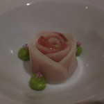 Odette - カツオの花　低温長時間火入れの蕪　出汁掛け