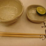 北新地 ふじ田 - 鱧鍋は、お出汁と酢橘と、お好みで柚子山椒で頂きます。