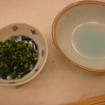 北新地 ふじ田 - 一度目の〆の温麺の付け合わせのあさつきです。