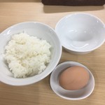 煮干鰮らーめん 圓 - 卵かけごはん（名古屋コーチン）