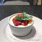 オステリア ヴィヴァーチェ コン エ デパドヴァ - パンナコッタ