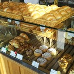 サンライズベーカリー - 塩パンただいま焼き立てで～す♪