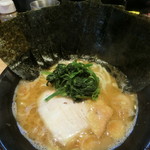 横横家 - ラーメン680円+海苔増し100円