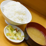 ロースかつ定食（大）（９５０円）のご飯・味噌汁・漬物２０１９年２月