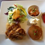 檜氣 - 2018年1月：ランチプレート　ドリンク付き(\1300)…メインは蓮根のベジミートサンドフライを選択