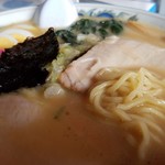 味の清ちゃん - 麺のアップです。