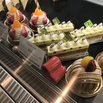 トシ・ヨロイヅカ 東京 - 