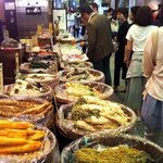 DRAGON BURGER - 京都錦市場を散策して、京野菜、京漬物を吟味