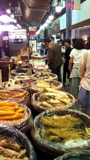 DRAGON BURGER - 京都錦市場を散策して、京野菜、京漬物を吟味