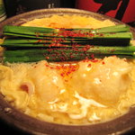 元祖 新宿三丁目ホルモン - もつの玉子とじ