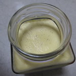 まほろば大仏プリン本舗 - 「古代米プリン」上から撮りました。