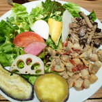 RACINES Boulangerie & Bistro - 